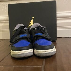 Nike Kids Sneakers in Black and Blue
